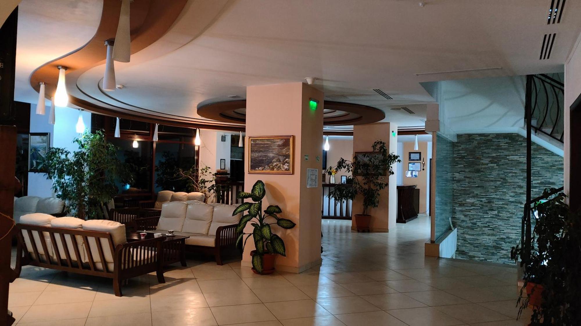 Hotel Valea Cu Pesti Căpăţîneni-Ungureni Kültér fotó