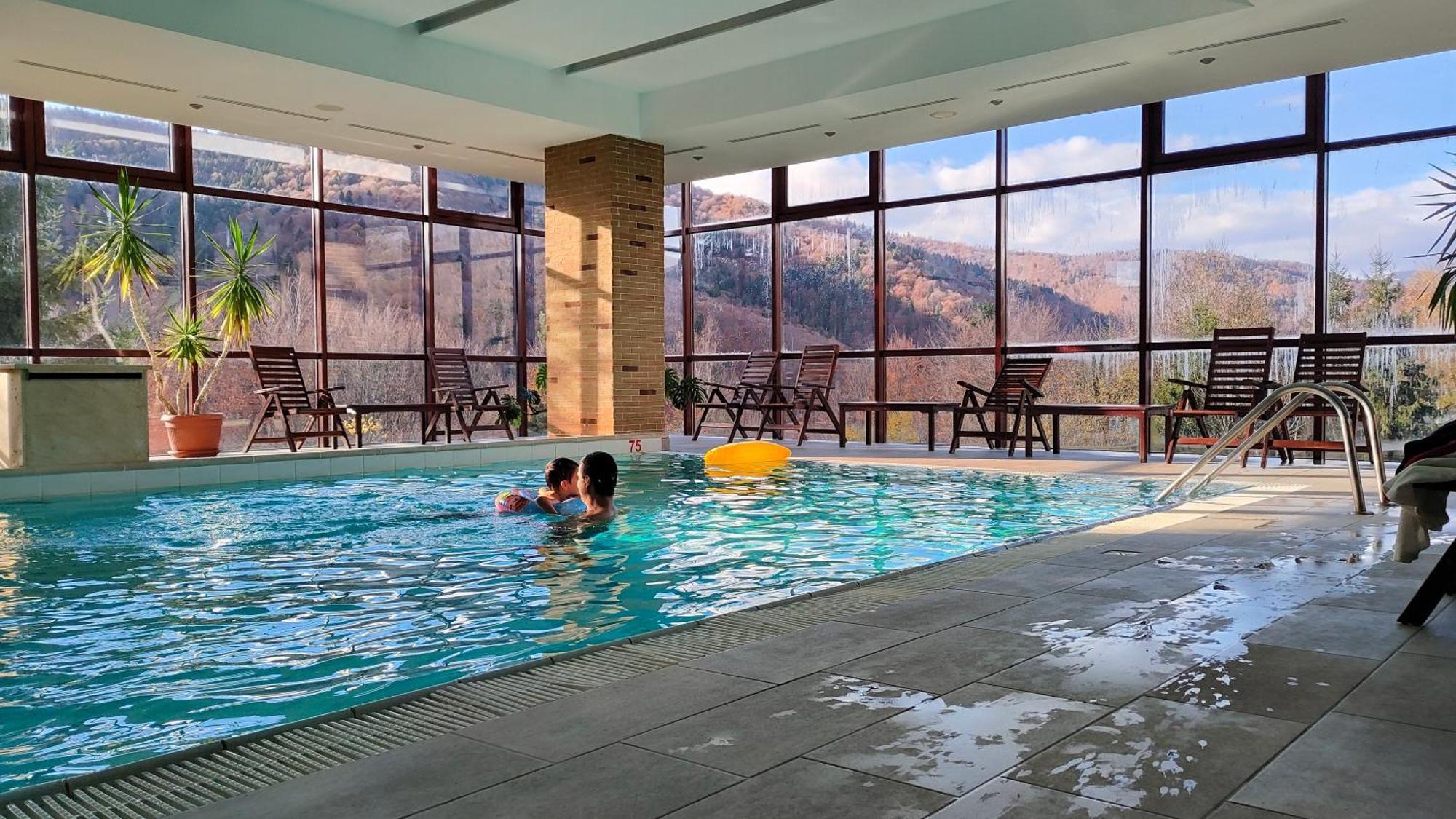 Hotel Valea Cu Pesti Căpăţîneni-Ungureni Kültér fotó