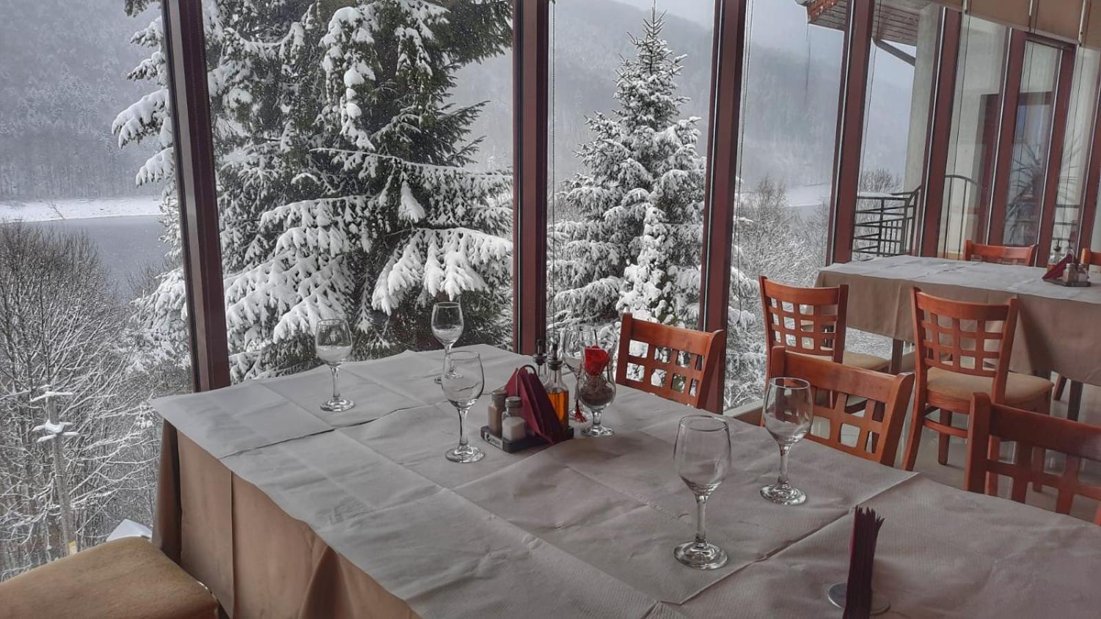 Hotel Valea Cu Pesti Căpăţîneni-Ungureni Kültér fotó