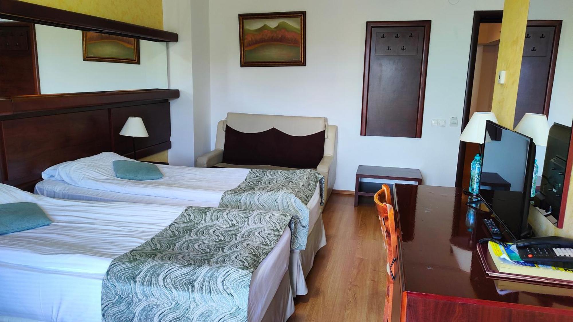 Hotel Valea Cu Pesti Căpăţîneni-Ungureni Kültér fotó