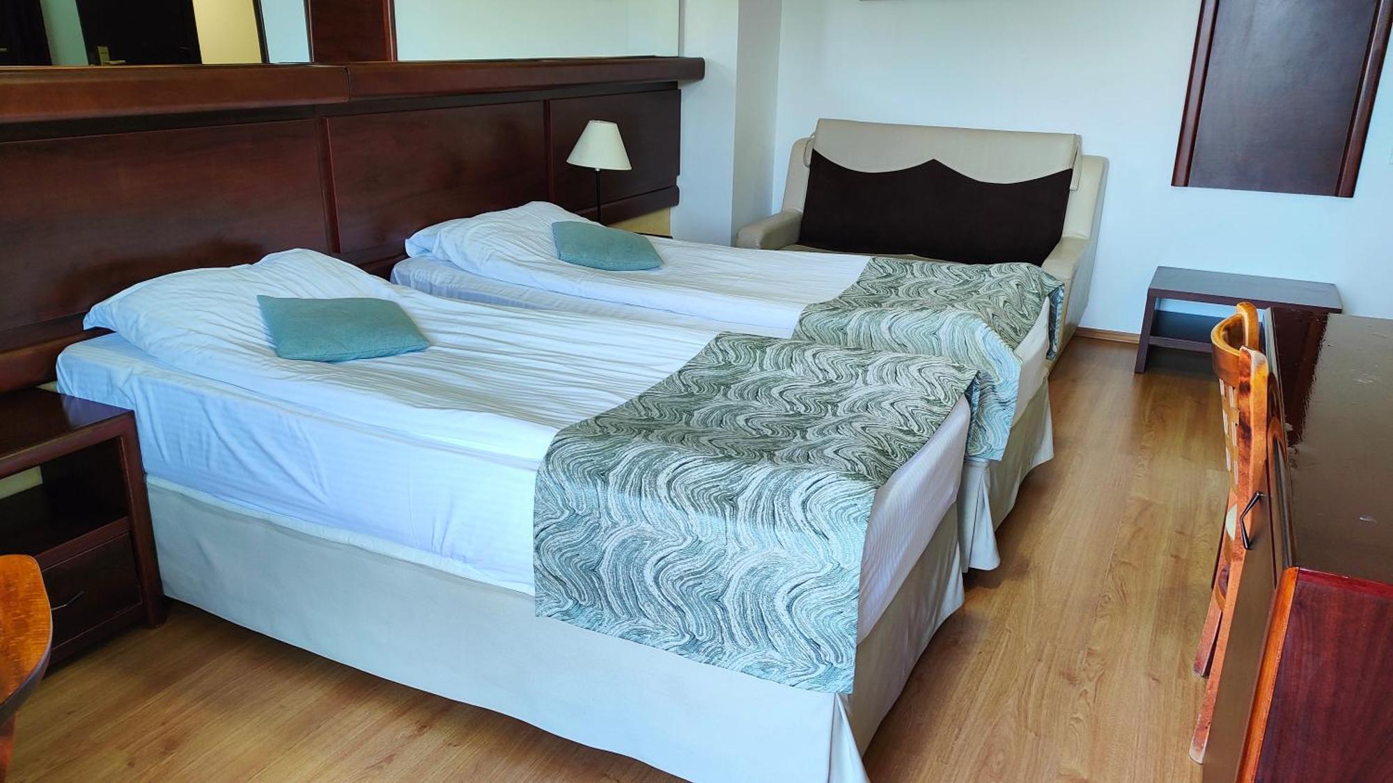 Hotel Valea Cu Pesti Căpăţîneni-Ungureni Kültér fotó