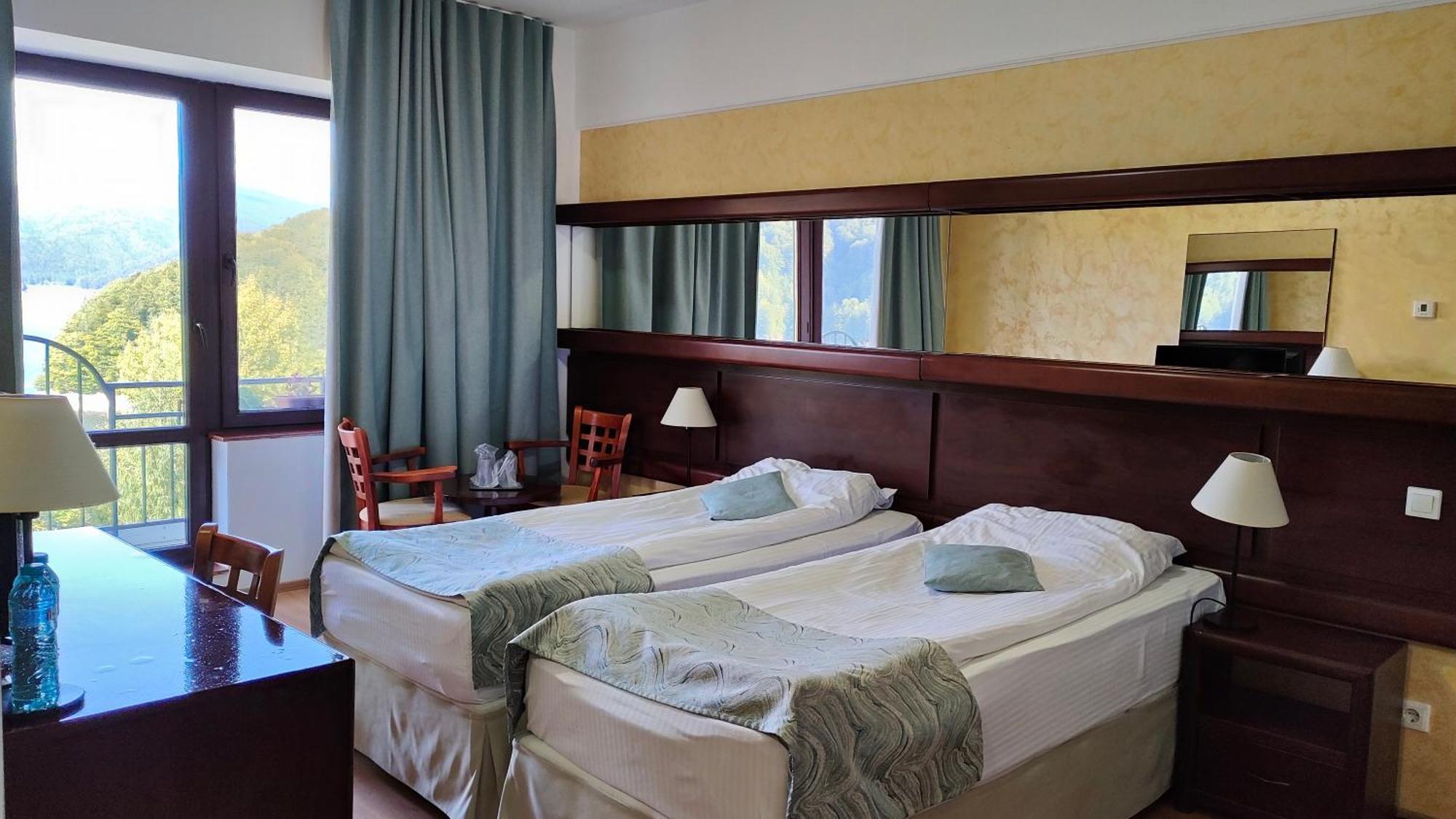 Hotel Valea Cu Pesti Căpăţîneni-Ungureni Kültér fotó