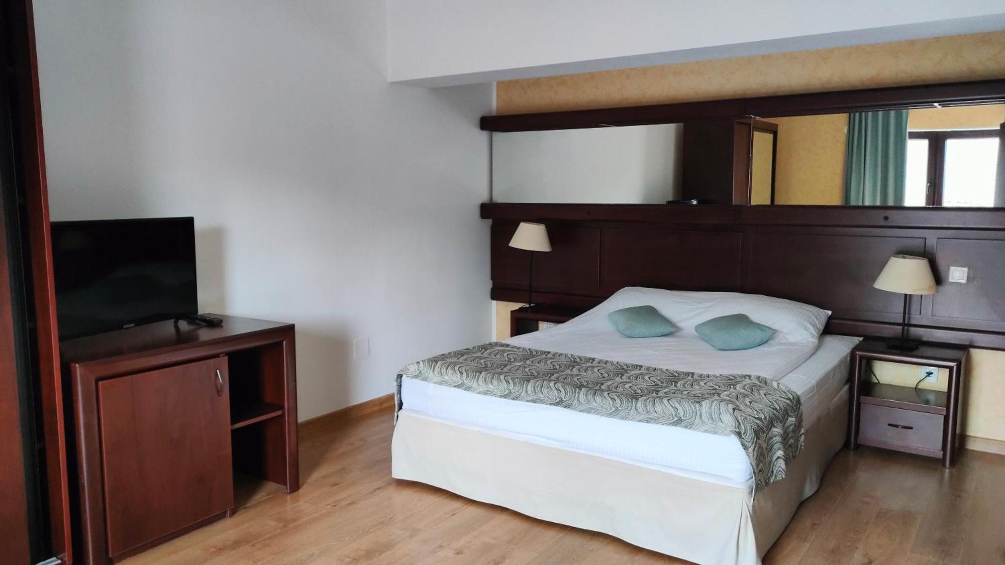 Hotel Valea Cu Pesti Căpăţîneni-Ungureni Kültér fotó