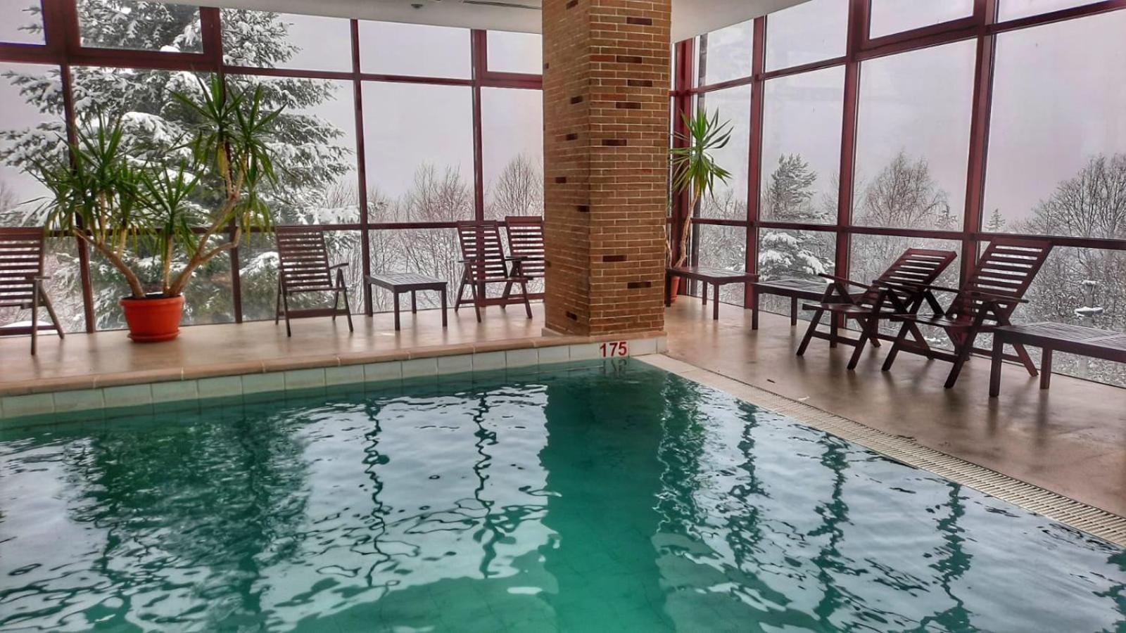 Hotel Valea Cu Pesti Căpăţîneni-Ungureni Kültér fotó