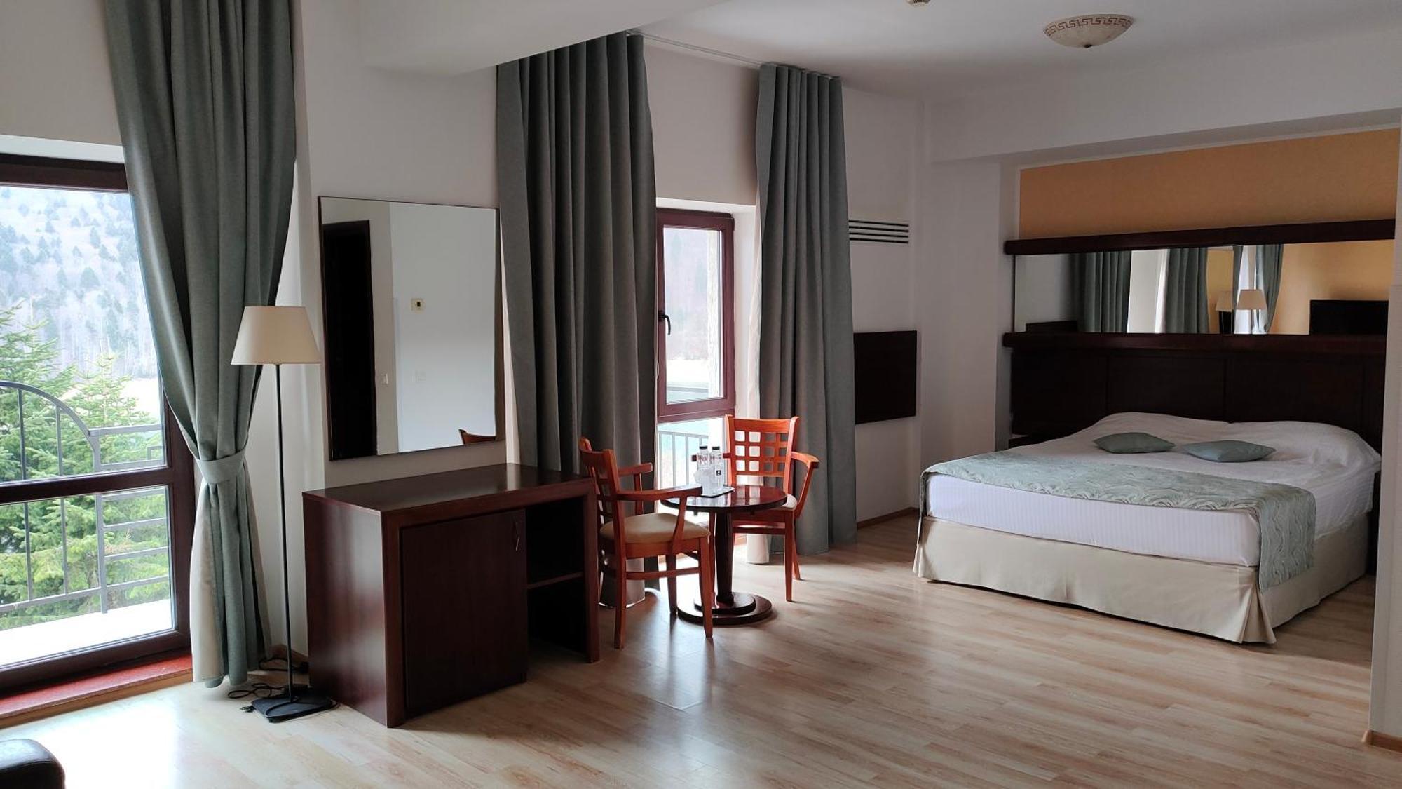 Hotel Valea Cu Pesti Căpăţîneni-Ungureni Kültér fotó