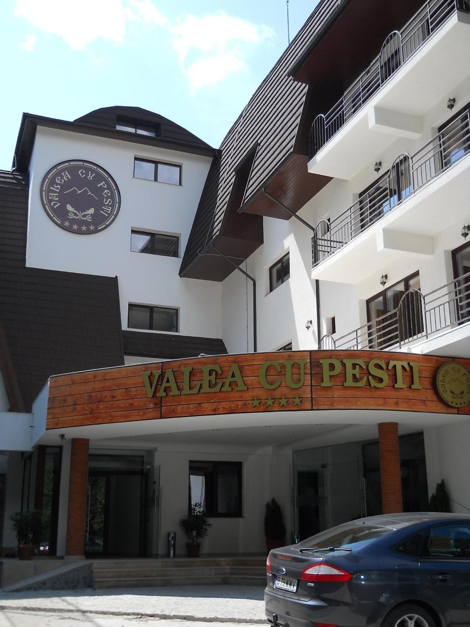 Hotel Valea Cu Pesti Căpăţîneni-Ungureni Kültér fotó