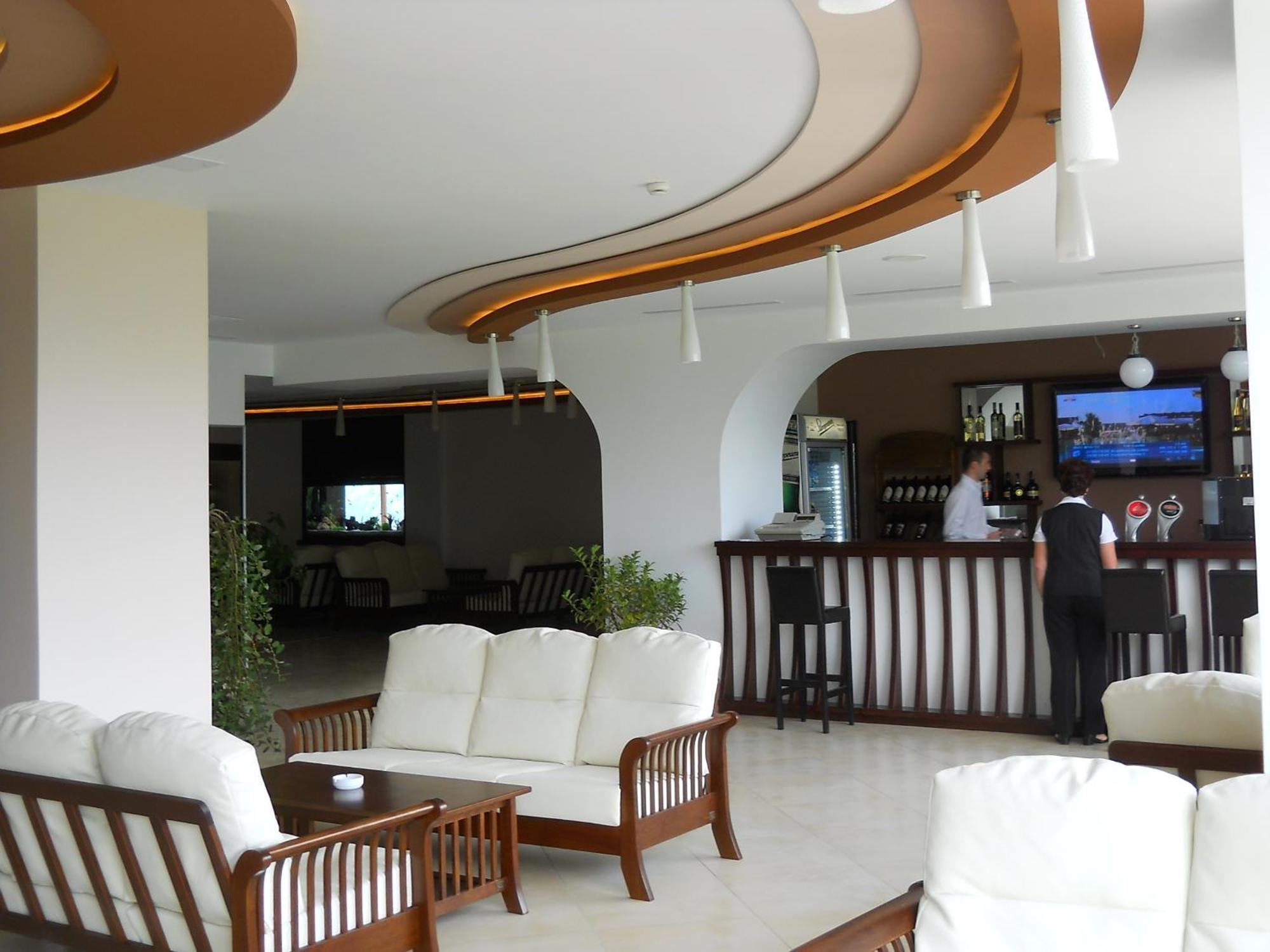 Hotel Valea Cu Pesti Căpăţîneni-Ungureni Kültér fotó